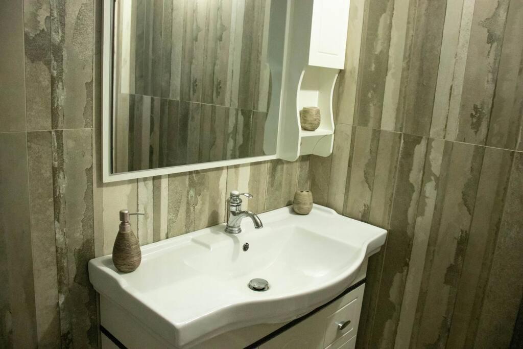Travelholics Getaways Villa Piarco Dış mekan fotoğraf