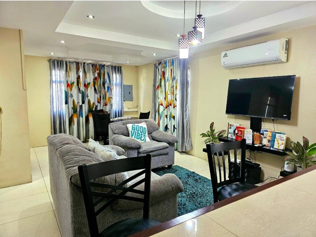 Travelholics Getaways Villa Piarco Dış mekan fotoğraf